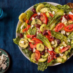 سالاد فصل با چاشنی